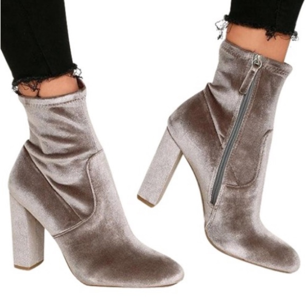SOLD Steve Madden Velvet Edit Ankle Boot – Grey